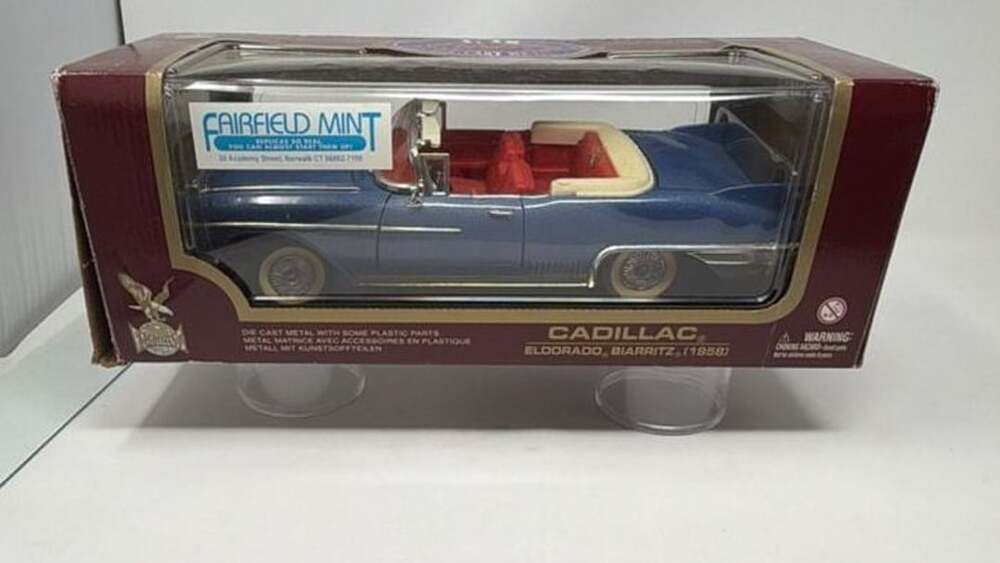 Fairfield Mint 1958 Cadillac Eldorado Biarritz 1:18 Scale Diecast Model Car